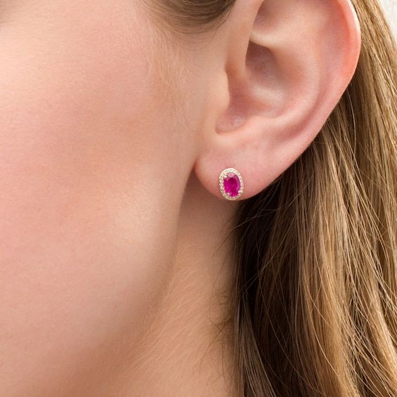 Aretes de rubies con corona de diamantes