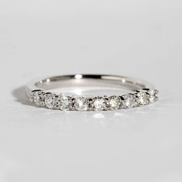Media churumbela con diamantes mes abril